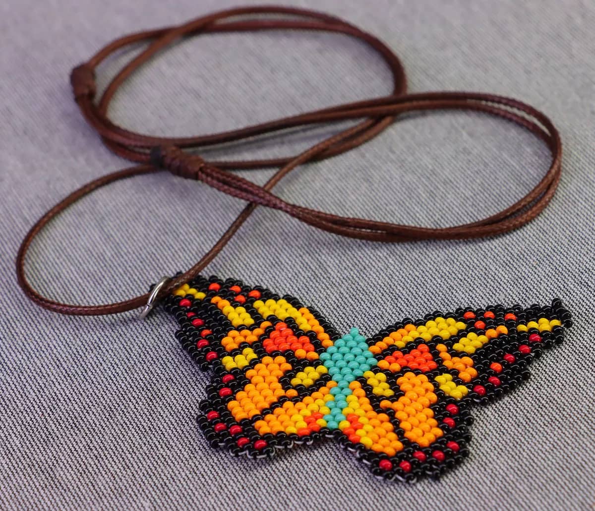 Collar Dije De Mariposa Chaquira Collar De Cuentas Huichol - Image 3