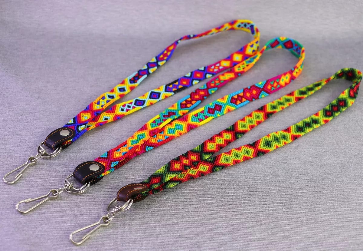 Lanyard Cinta Porta Gafete Bordados De Moda Artesanal - Image 3