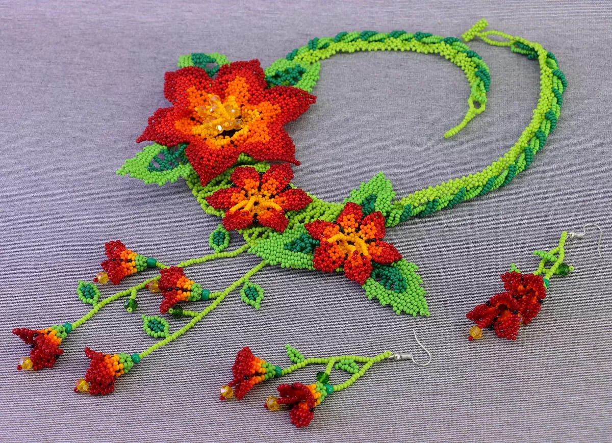 Collar Y Aretes De Flor Chaquira Collar De Cuentas Huichol - Image 2