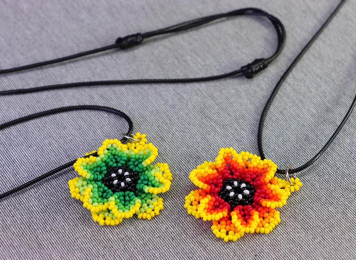 Collar Dije De Girasol Chaquira Collar De Cuentas Huichol - Image 2
