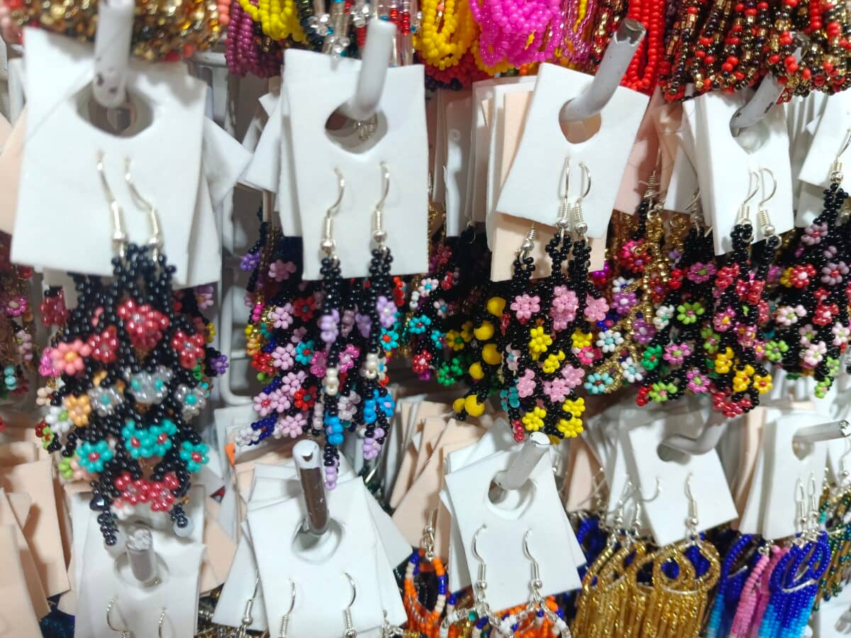 Set De 12 Pares De Aretes De Mostacillas Pendiente De Florecitas
