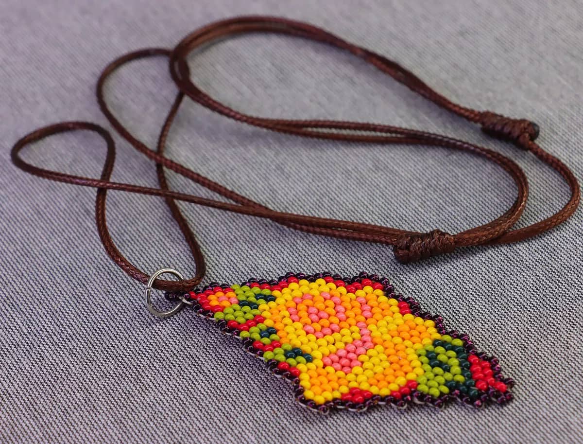 Collar Dije De Flor Rombo Chaquira Collar De Cuentas Huichol - Image 2