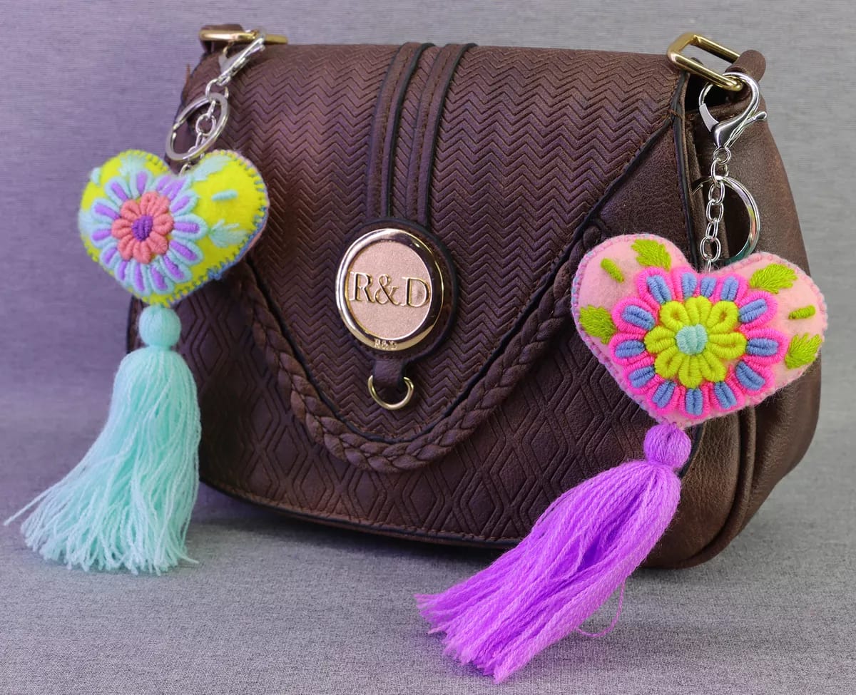 Llaveros De Corazón Bordados Artesanal Llaveros De Moda Regalo - Image 2