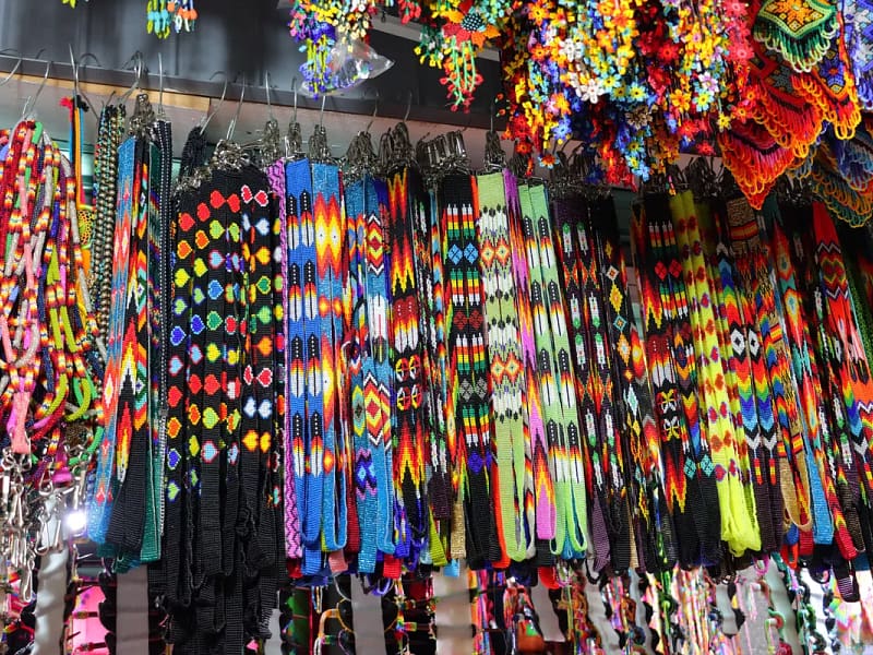 Lote De 12 Lanyards Porta Gafete De Mostacillas De Colores Artesanales