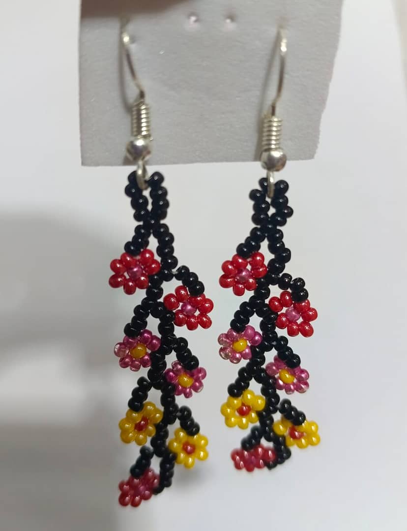 Set De 12 Pares De Aretes De Mostacillas Pendiente De Florecitas - Image 2