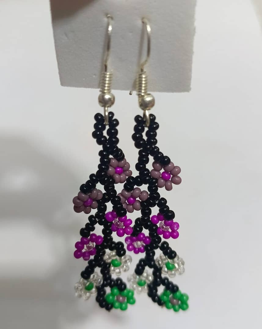 Set De 12 Pares De Aretes De Mostacillas Pendiente De Florecitas - Image 3